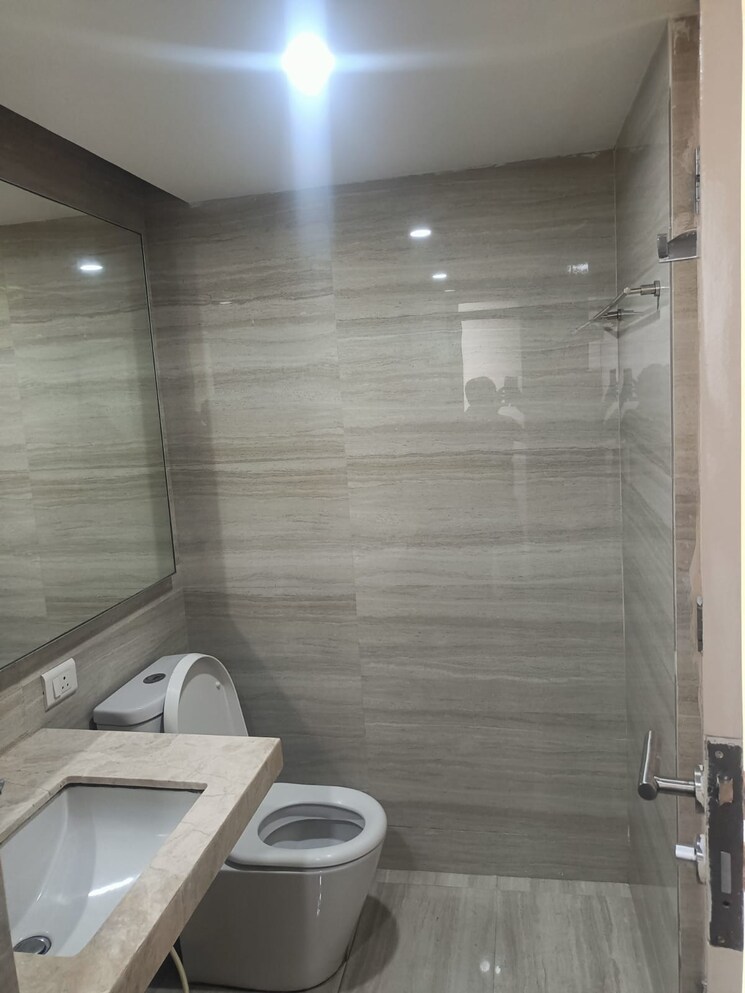 Bathroom, hiranandani-estate-astoria 2 Bedroom 670 Sq.Ft. Apartment In Ghodbunder Road Thane 8678291