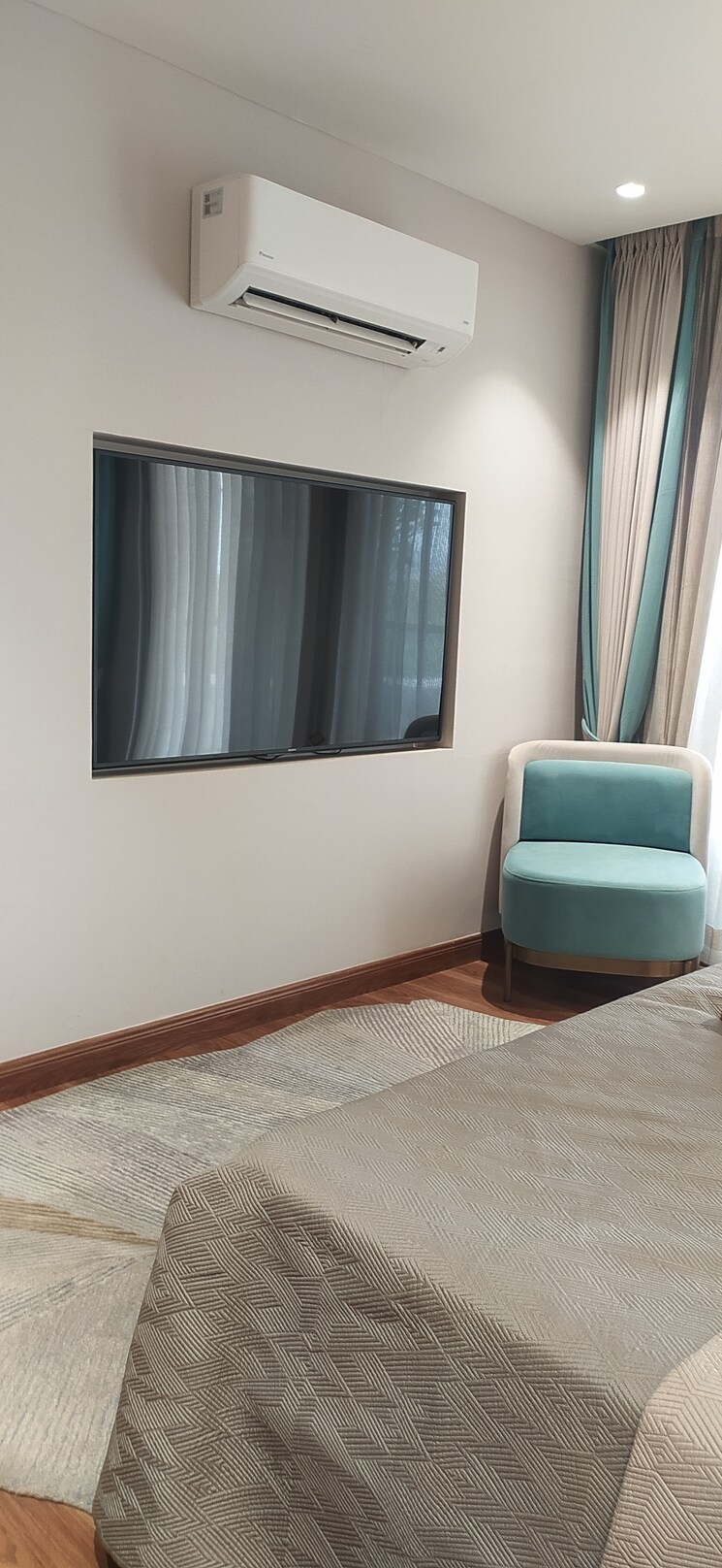 Room, sector 82 3 Bedroom 3300 Sq.Ft. Apartment In Sector 82 Faridabad 8678404