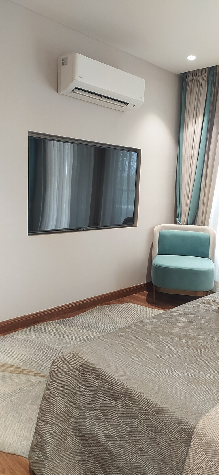 Room, sector 82 3 Bedroom 3300 Sq.Ft. Apartment In Sector 82 Faridabad 8678404