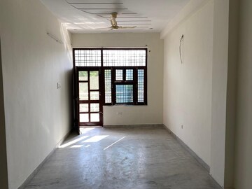 2 BHK Builder Floor For Rent in Sector 43