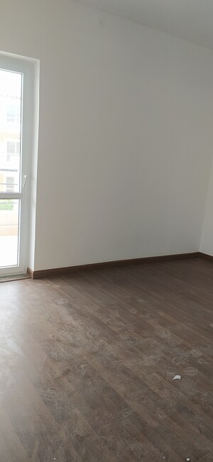 Room in 3 BHK Builder Floor at BPTP Park 81, Sector 81 – for Sale