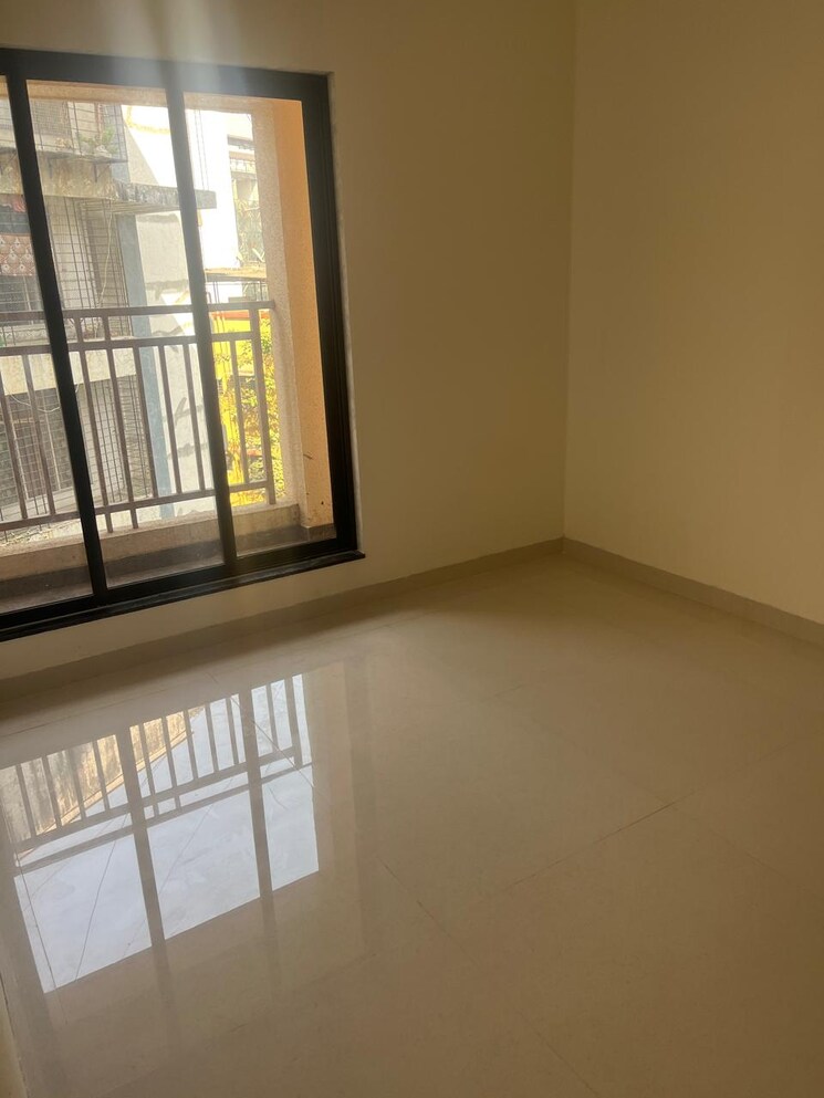 Room, saptashree-guruprerna 1 RK 300 Sq.Ft. Apartment In Naupada Thane 8678512