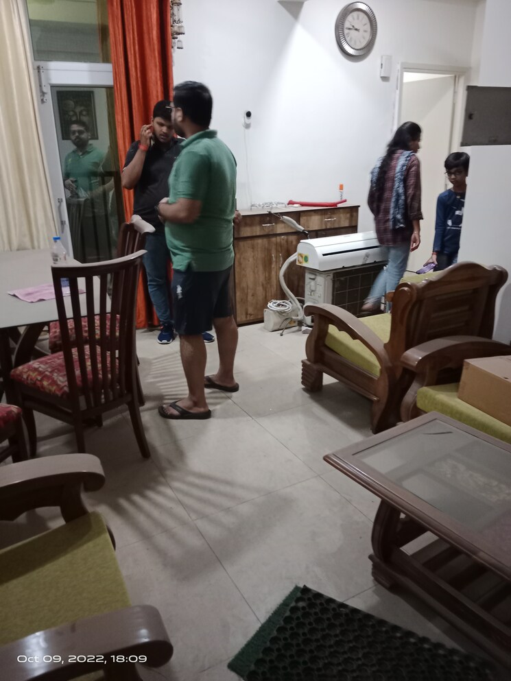 Living Room, gaur-city-6th-avenue 2.5 Bedroom 1175 Sq.Ft. Apartment In Sector 4 Greater Noida Greater Noida 8678968