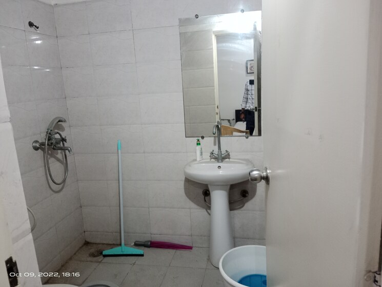 Bathroom, gaur-city-6th-avenue 2.5 Bedroom 1175 Sq.Ft. Apartment In Sector 4 Greater Noida Greater Noida 8678968