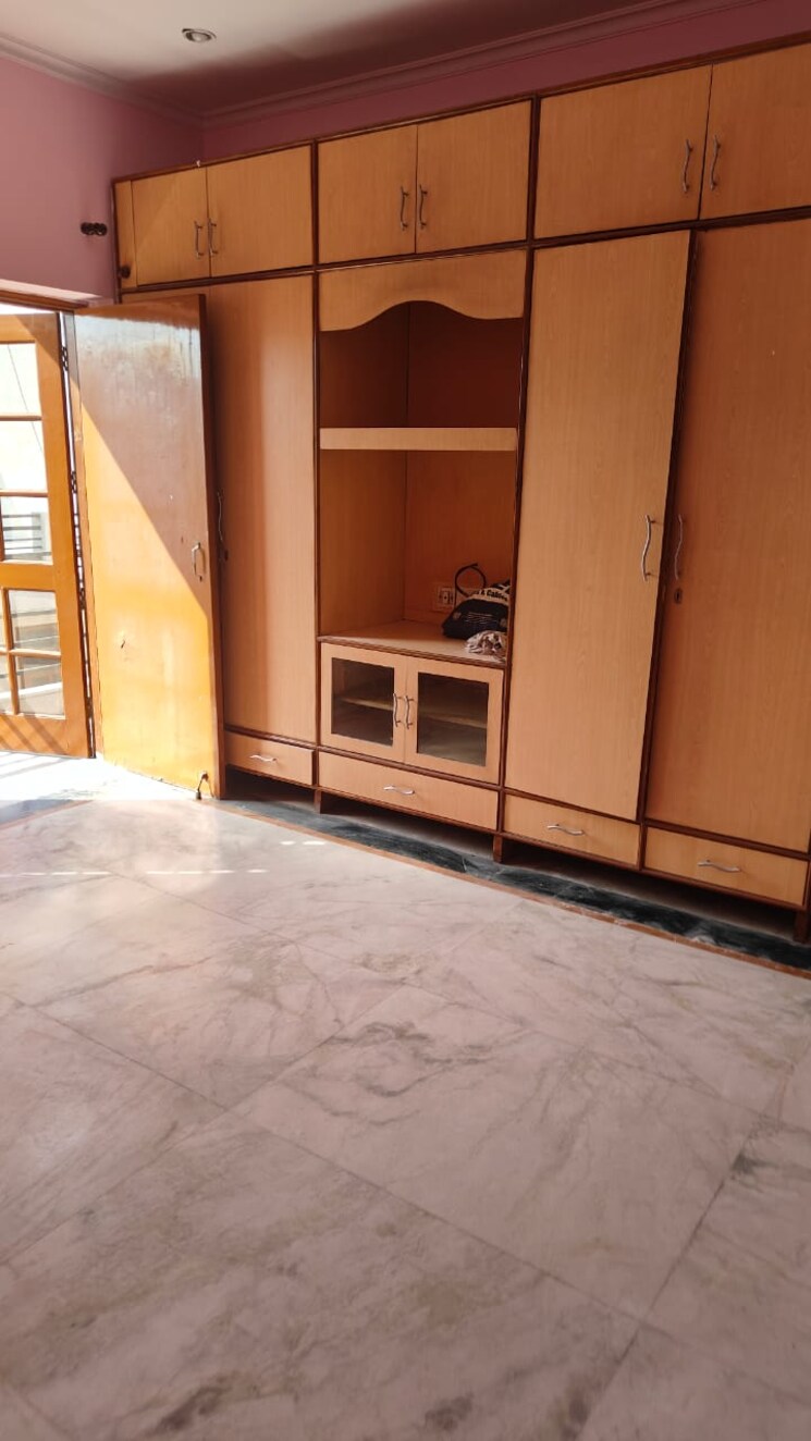 Room, ansal-plaza-sector-23 6+ Bedroom 4800 Sq.Yd. Independent House In Sector 23 Gurgaon 8678495