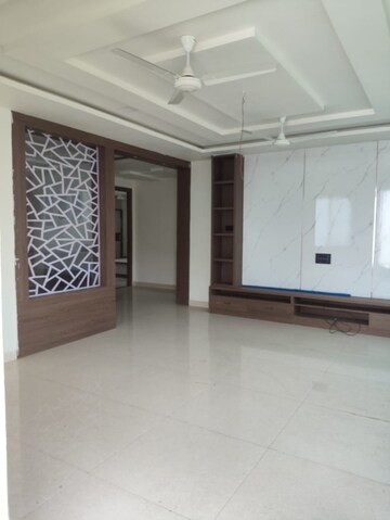 Room in 3 BHK Apartment at Jubilee Hills – for Rent
