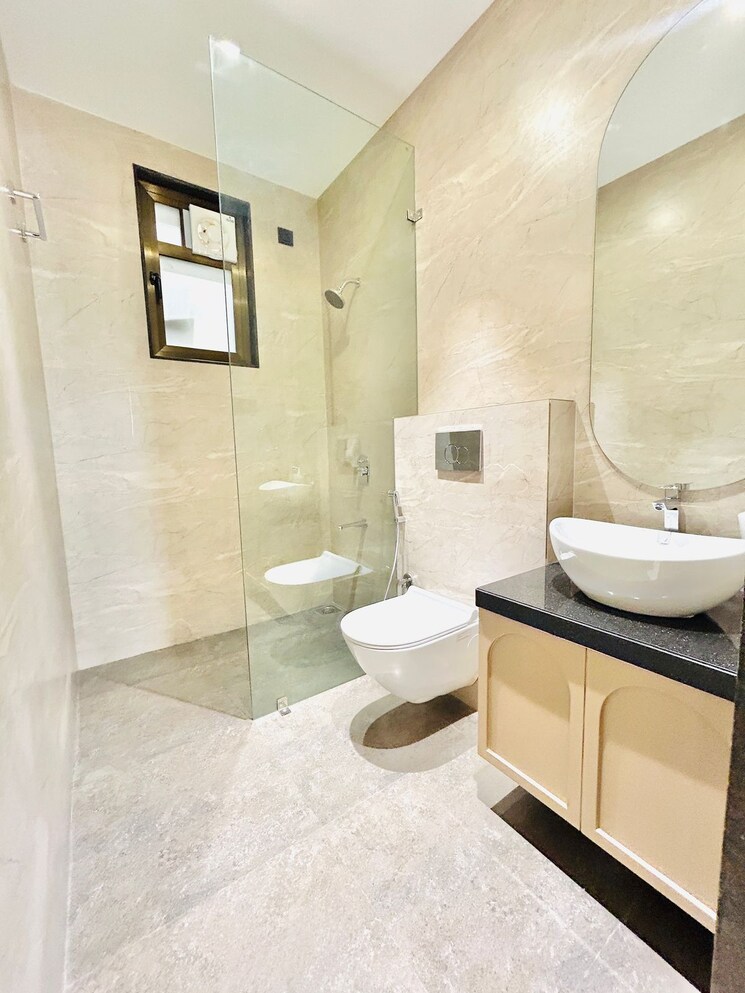 Attached Bathroom, sector 63 5 Bedroom 4500 Sq.Ft. Apartment In Sector 63 Noida 8678961