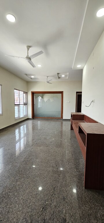Room in 3 BHK Independent House at Banjara Hills – for Rent
