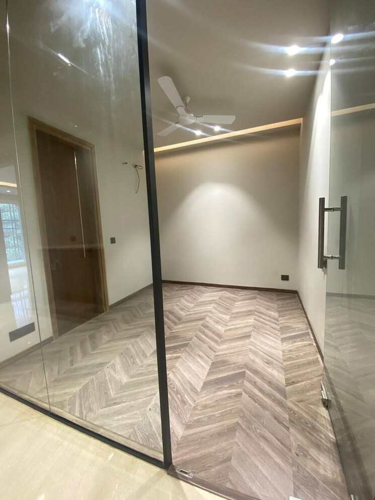 Bathroom, dlf-the-ultima 4 Bedroom 2824 Sq.Ft. Apartment In Sector 81 Gurgaon 8678698