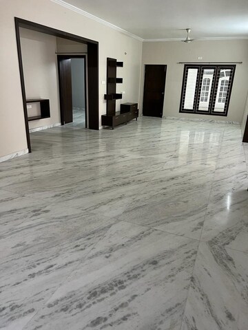 Room in 3 BHK Apartment at Jubilee Hills – for Rent