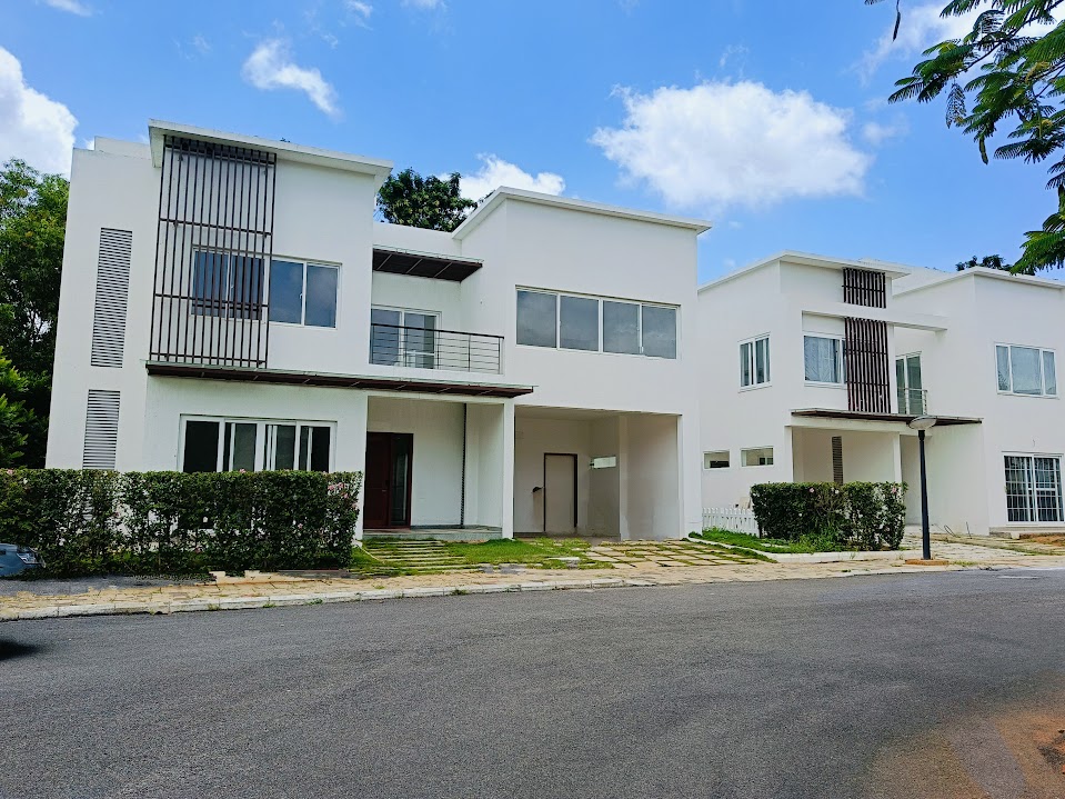 4 BHK Villa For Sale in Century Wintersun