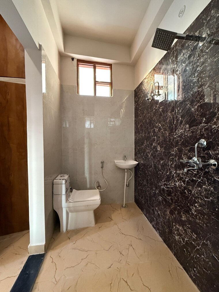 Bathroom, kalwar road 3 Bedroom 1600 Sq.Ft. Villa In Kalwar Road Jaipur 8679010