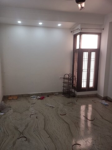 Room in 3 BHK Apartment at Vasant Kunj – for Rent