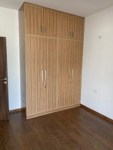 Room in 4 BHK Apartment at DLF Gardencity Enclave, Sector 93 – for Rent