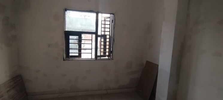 Room, burari 3 Bedroom 70 Sq.Yd. Builder Floor In Burari Delhi 8679160