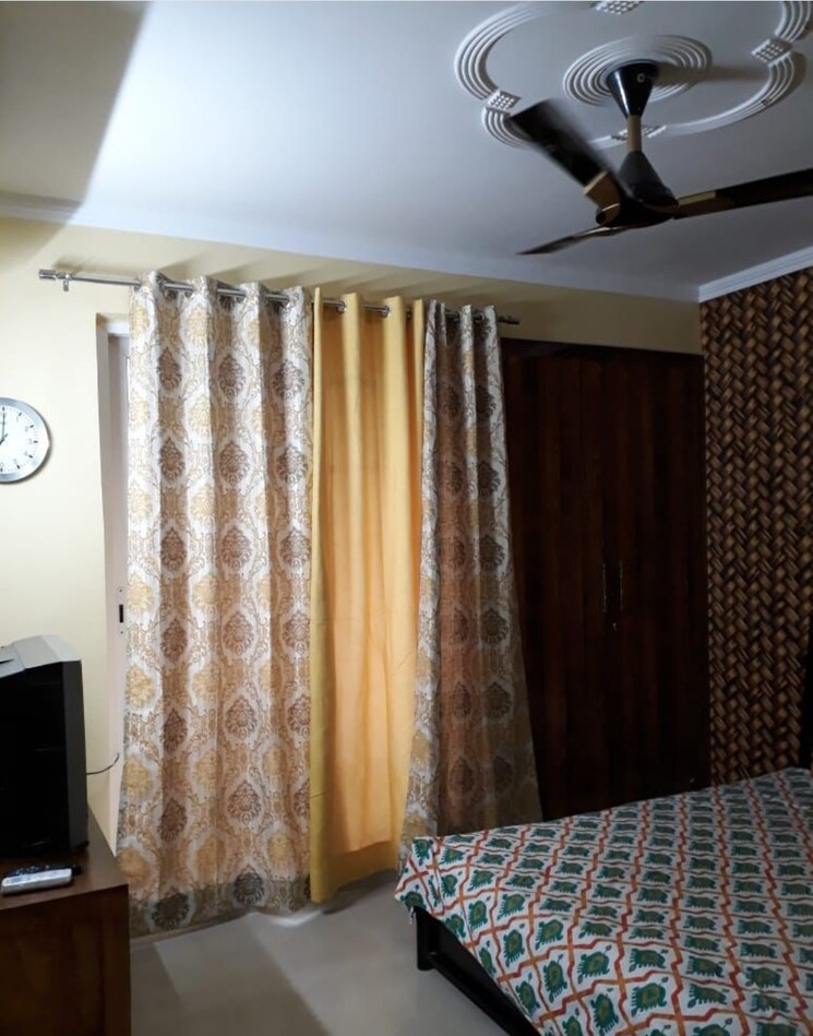 Bedroom, aditya-celebrity-homes 3 Bedroom 1650 Sq.Ft. Apartment In Sector 76 Noida 8679339