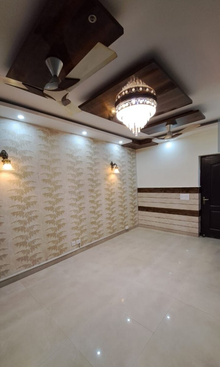 Balcony, aditya-celebrity-homes 3 Bedroom 1650 Sq.Ft. Apartment In Sector 76 Noida 8679339