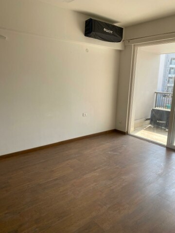 Room in 4 BHK Builder Floor at DLF Gardencity Enclave, Sector 93 – for Rent