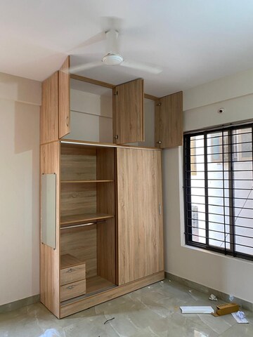 Room in 2 BHK Builder Floor at Ombr Layout – for Rent