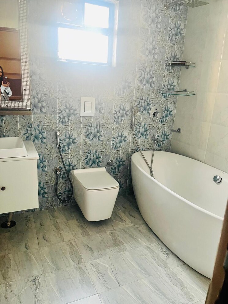 Bathroom, ardee-city-palm-grove-heights 3 Bedroom 1850 Sq.Ft. Apartment In Sector 52 Gurgaon 8679424