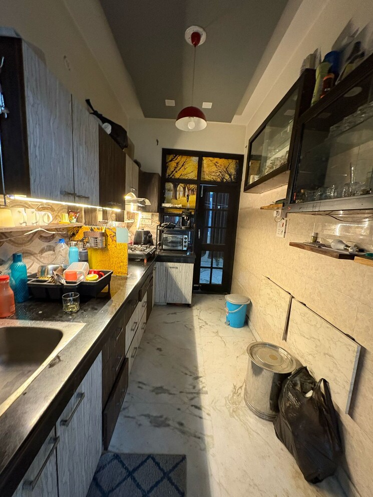  Parking, burari 2 Bedroom 110 Sq.Yd. Builder Floor In Burari Delhi 8679514