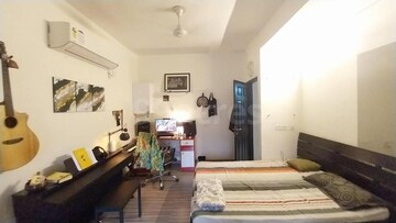 Living Room in 4 BHK Independent House at SS Aaron Ville, Sector 48 – for Sale