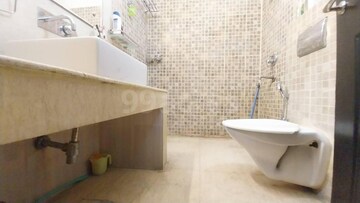 Bathroom in 4 BHK Independent House at SS Aaron Ville, Sector 48 – for Sale