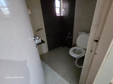 Attached Bathroom in 3 BHK Apartment at New Sama Road – for Rent