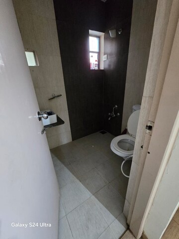 Attached Bathroom in 3 BHK Apartment at New Sama Road – for Rent