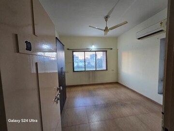 Room in 3 BHK Apartment at New Sama Road – for Rent