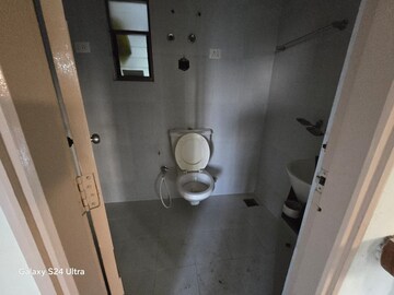 Bathroom in 3 BHK Apartment at New Sama Road – for Rent