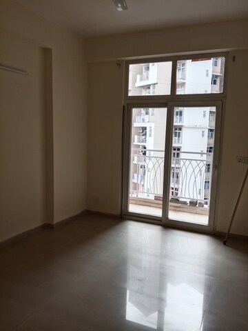 Room in 3 BHK Apartment at Mahagun Mywoods, Sector 16c Greater Noida – for Rent
