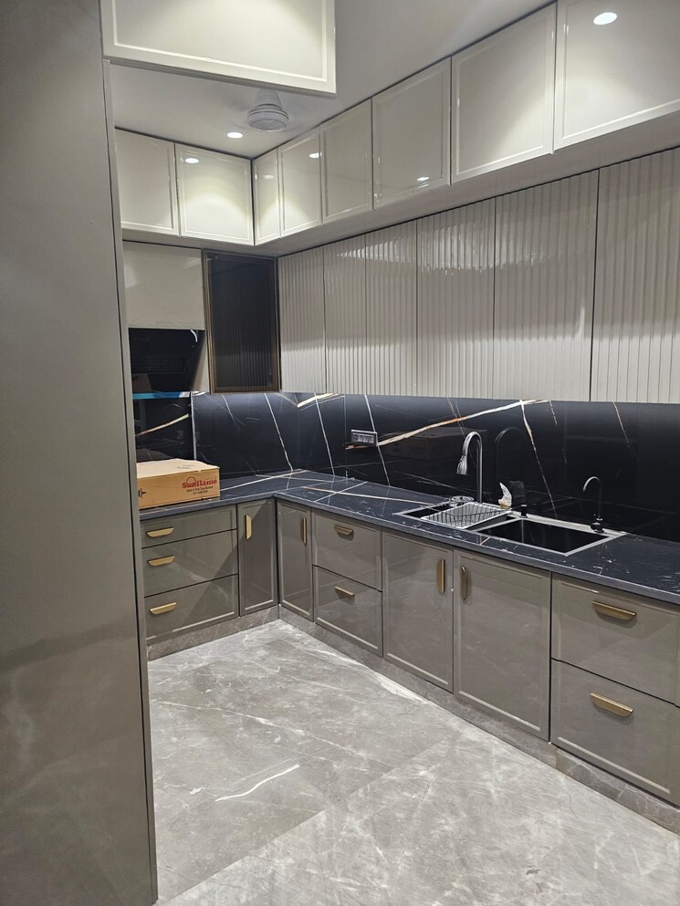 Kitchen, shanti vihar 3 Bedroom 1633 Sq.Ft. Builder Floor In Shanti Vihar Delhi 8679793