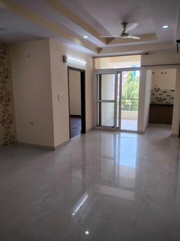 Room in 3 BHK Apartment at Vardhman Officers Campus Extn, Jaswant Nagar – for Rent