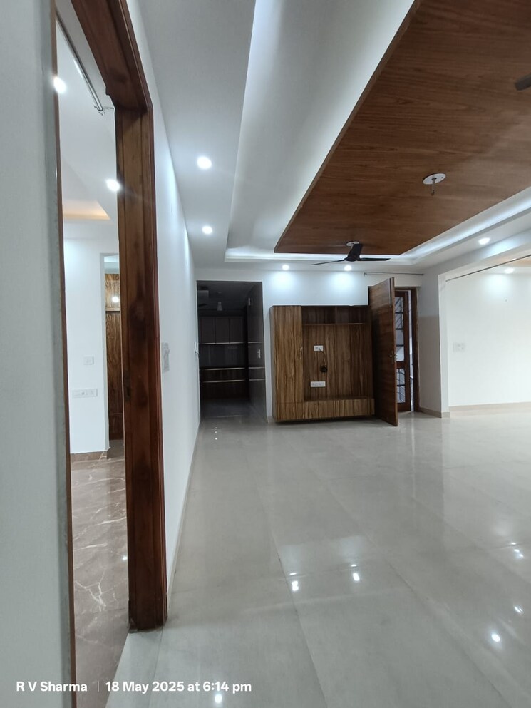 undefined, sector 23 3 Bedroom 342 Sq.Yd. Builder Floor In Sector 23 Gurgaon 8679800