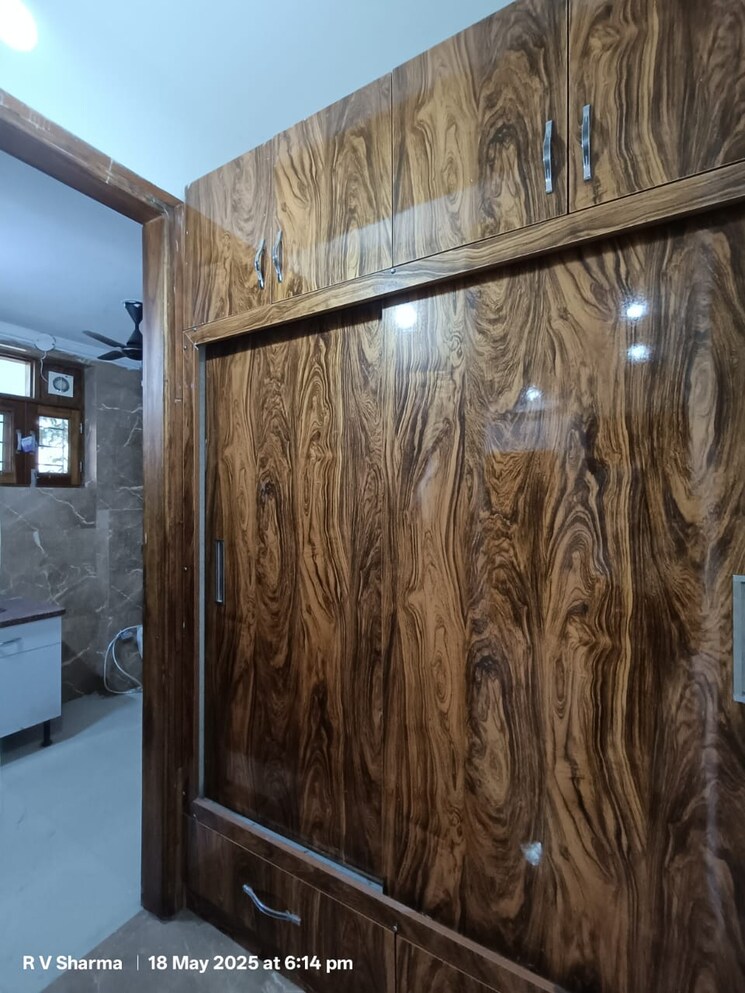 Other, sector 23 3 Bedroom 342 Sq.Yd. Builder Floor In Sector 23 Gurgaon 8679800