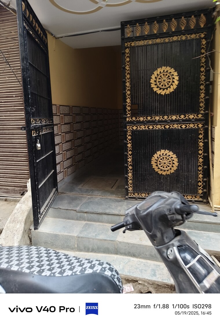 Exterior View, laxmi nagar 3.5 Bedroom 100 Sq.Yd. Builder Floor In Laxmi Nagar Delhi 8680029