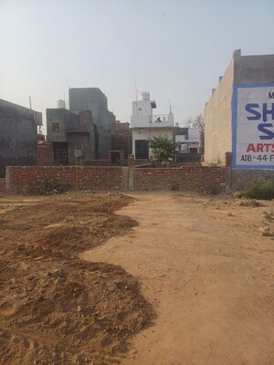  Plot For Sale in Dheeraj Nagar