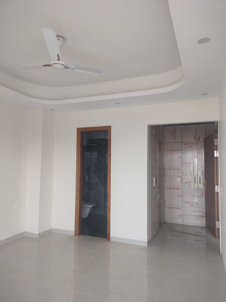 Bedroom, pochanpur colony 3 Bedroom 1085 Sq.Ft. Builder Floor In Pochanpur Colony Delhi 8680150