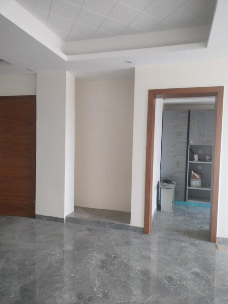 Room, pochanpur colony 3 Bedroom 1085 Sq.Ft. Builder Floor In Pochanpur Colony Delhi 8680150