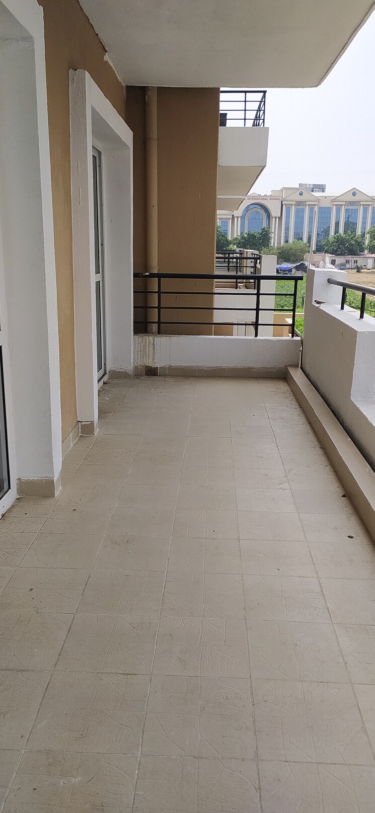 Balcony, sector 81 3 Bedroom 275 Sq.Yd. Builder Floor In Sector 81 Faridabad 8680160