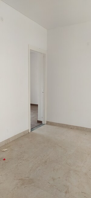 Room in 3 BHK Builder Floor at Sector 81 – for Sale