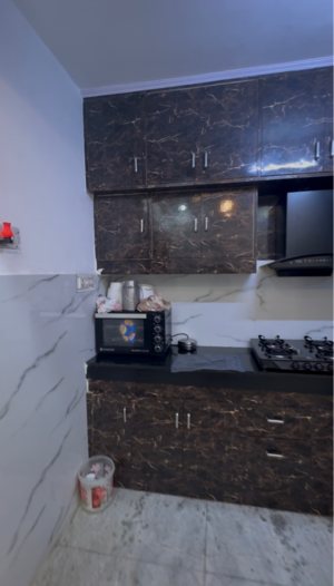 Furnished Amenities in 3.5 BHK Apartment at Annu Palace, Shalimar Garden Extension ii – for Sale