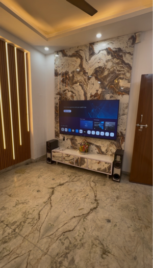 Bedroom in 3.5 BHK Apartment at Annu Palace, Shalimar Garden Extension ii – for Sale