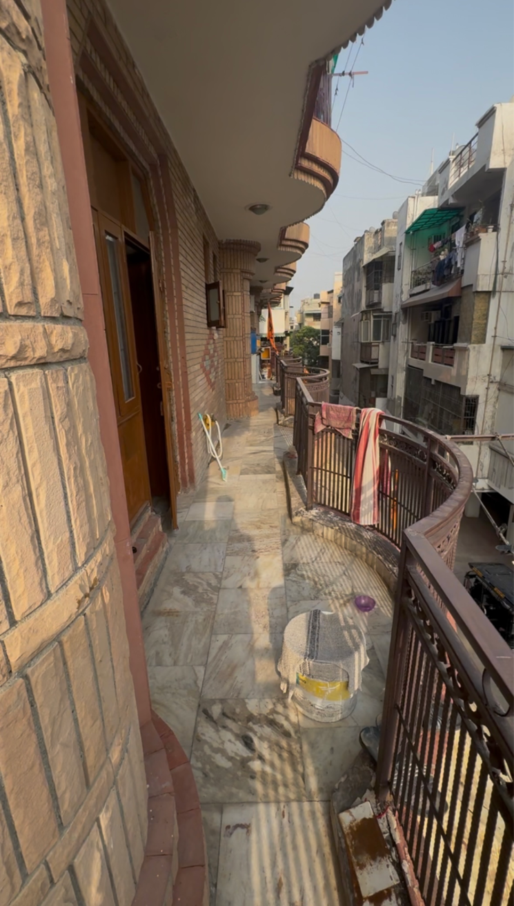 Balcony, annu-palace 3.5 Bedroom 1850 Sq.Ft. Apartment In Shalimar Garden Extension ii Ghaziabad 8680289