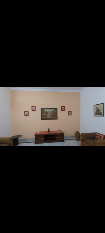 Furnished Amenities in 2 BHK Builder Floor at Lajpat Nagar I – for Rent