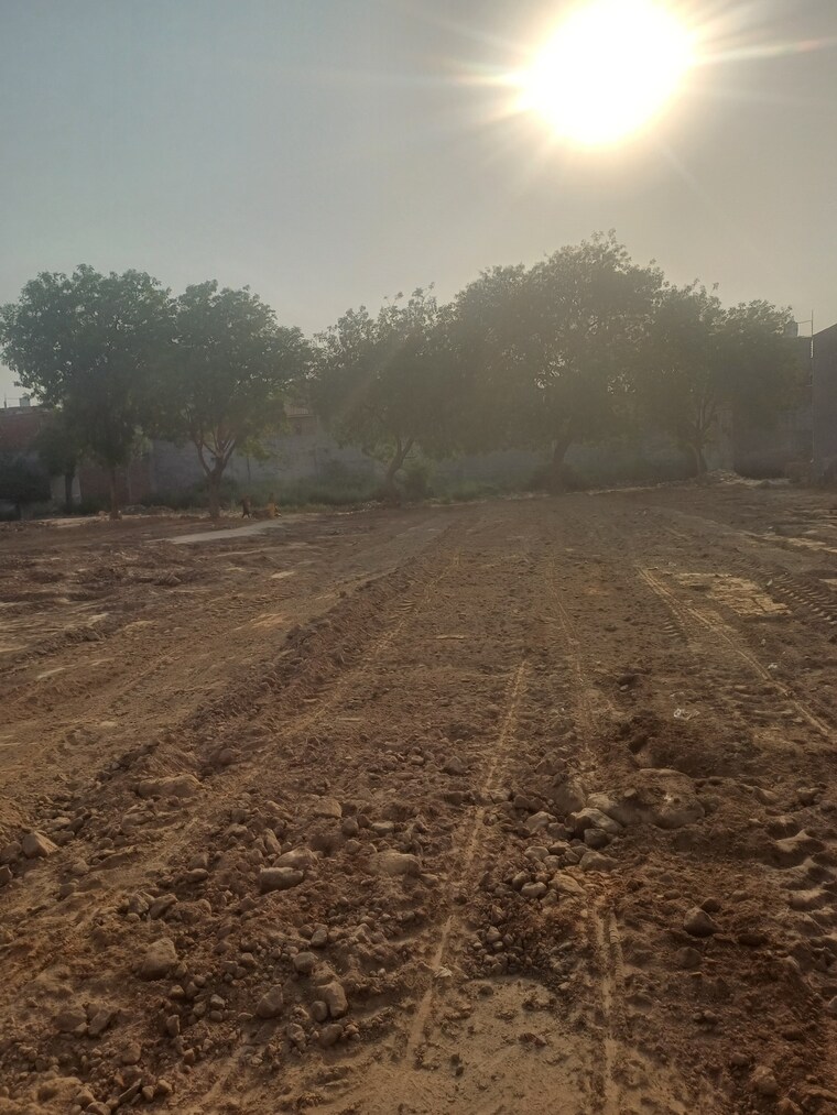 undefined, dheeraj nagar  141 Sq.Yd. Plot In Dheeraj Nagar Faridabad 8680303