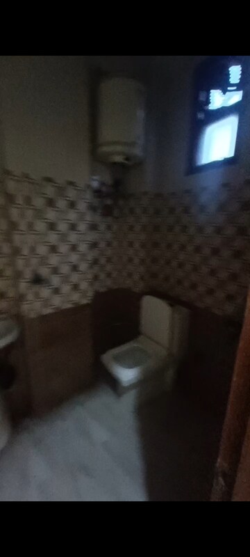 Master Bedroom in 2 BHK Builder Floor at Panchsheel Vihar – for Rent