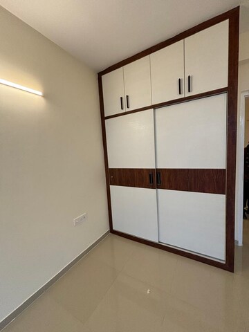 Room in 3 BHK Apartment at Rishita Manhattan, Gomti Nagar – for Rent