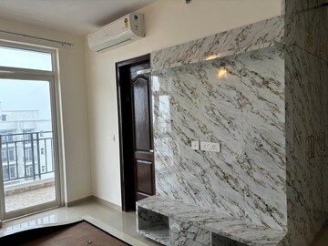 Room in 3 BHK Apartment at Rishita Manhattan, Gomti Nagar – for Rent